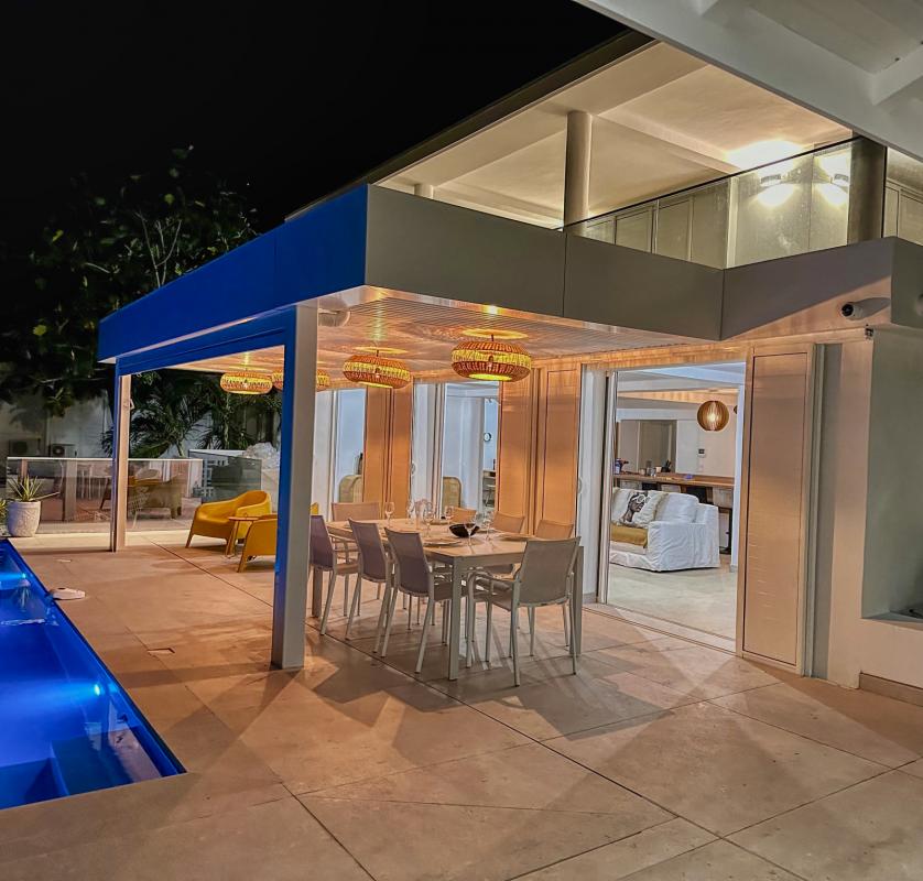 50 Location villa piscine vue mer ilet Gosier Guadeloupe_terrasse nuit